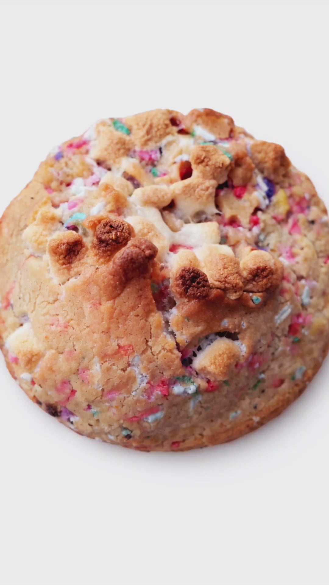 A celebration cookie with a gooey twist 
Our Funfetti S’mores Cookie is a thick NYC Levain-style cookie baked with a soft buttery centre, colourful funfetti sprinkles, and topped with golden toasted mini marshmallows for the perfect melty, chewy bite.
