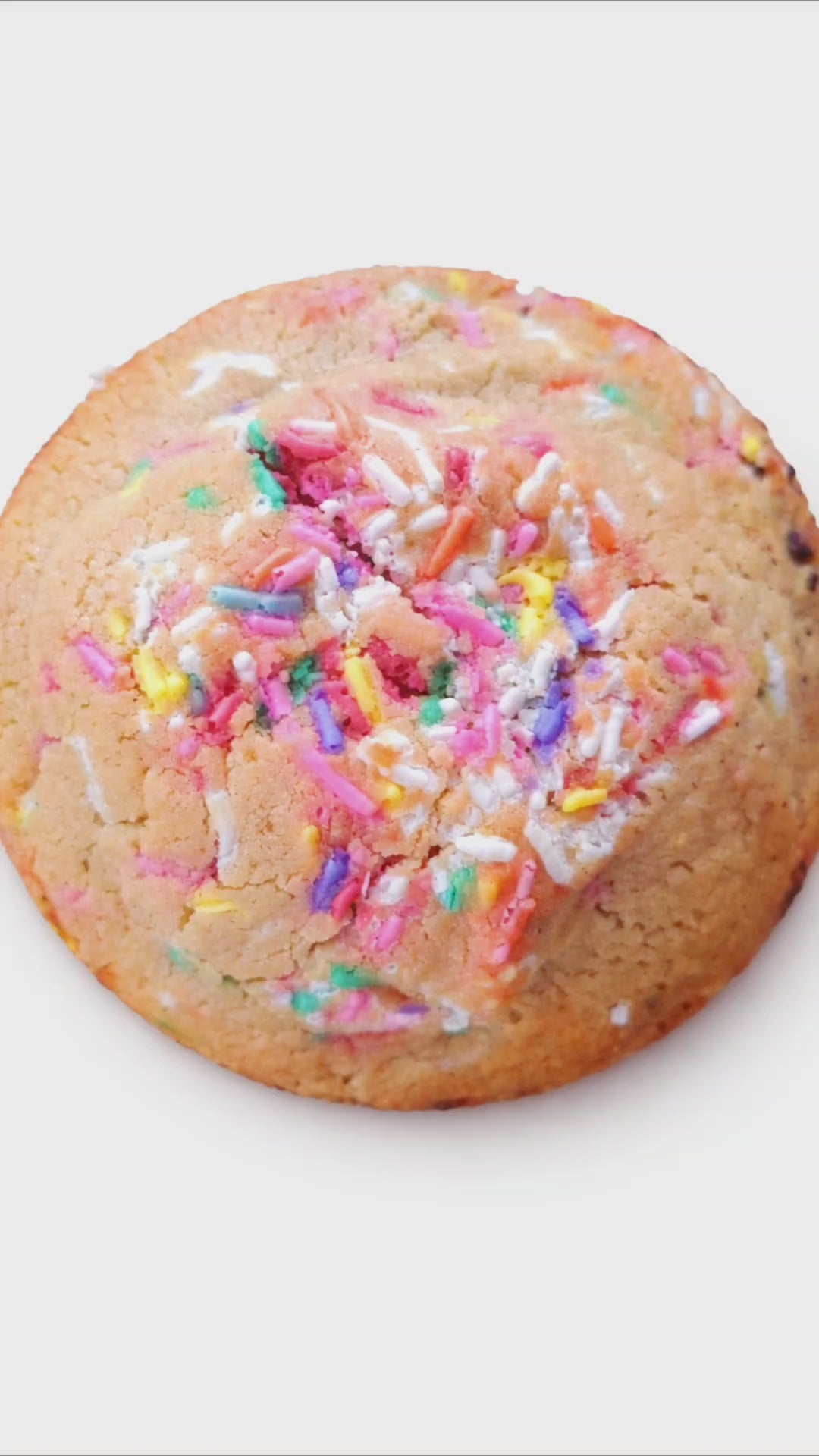 A cookie that feels like a celebration 
Our Funfetti Sprinkle Cookie is a thick NYC Levain-style cookie baked with a soft, buttery centre and filled with colourful sprinkles for that sweet, nostalgic birthday-cake vibe in every bite.
