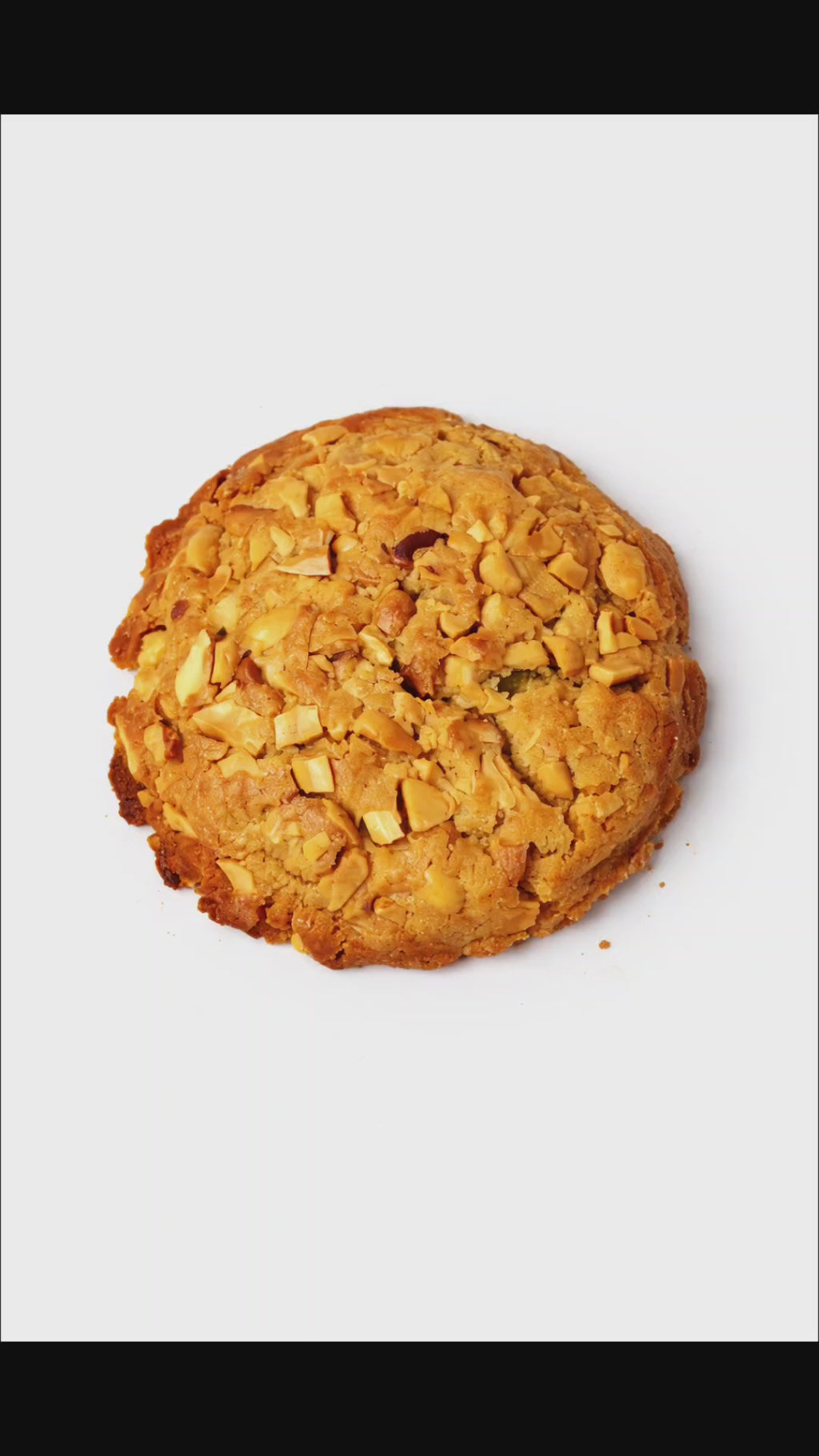 Jumbo Loaded Crushed Peanut Cookie (180g) – Peanut Butter Stuffed