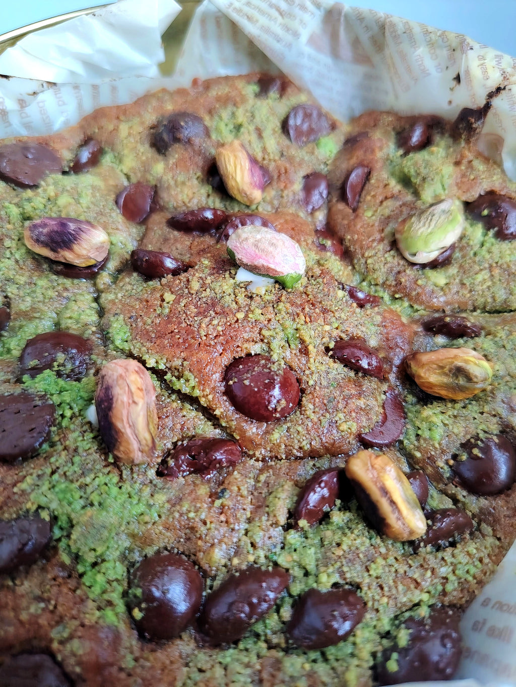 Dubai Cookie Tin (Molten Filled) – Kunafa Pistachio 💚🍫