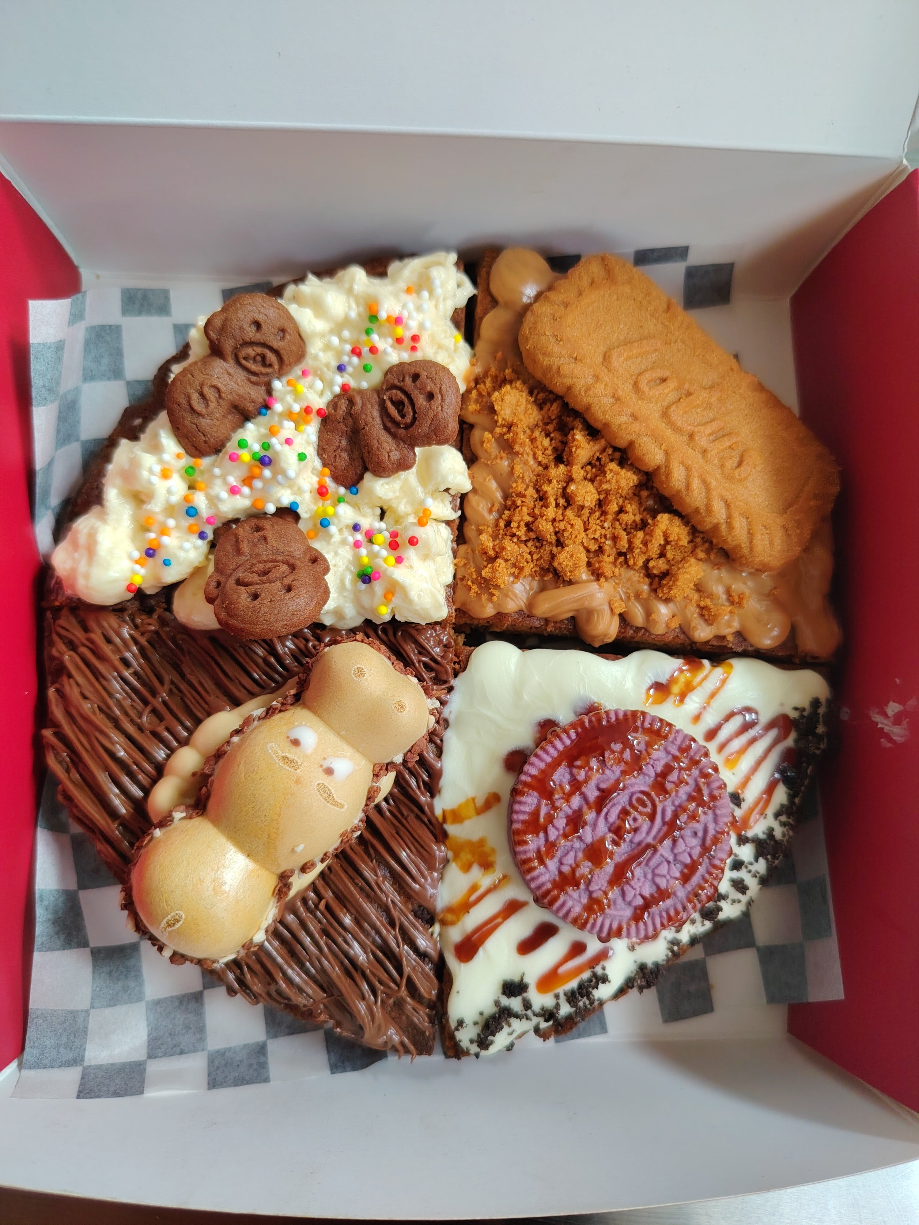 Forbidden Bite 4-Way Cookie Pizza – 17cm