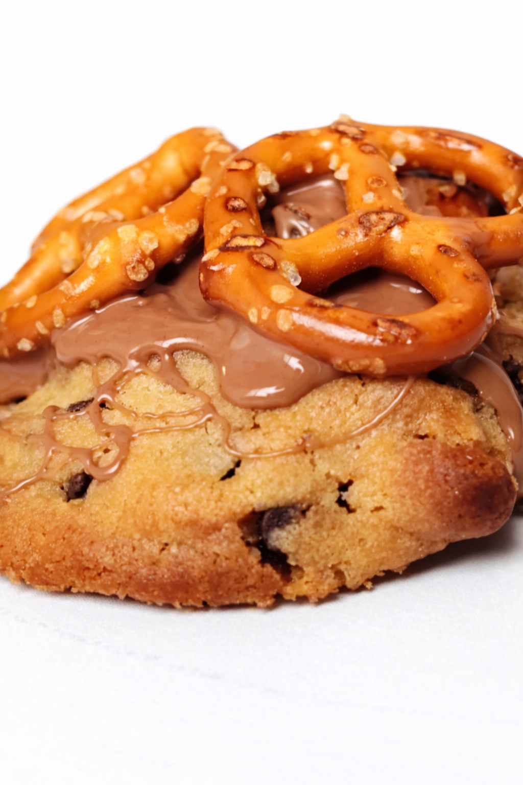 NYC Style Salted Pretzel Chocolate Chunk Cookie (110g) 🥨🍫