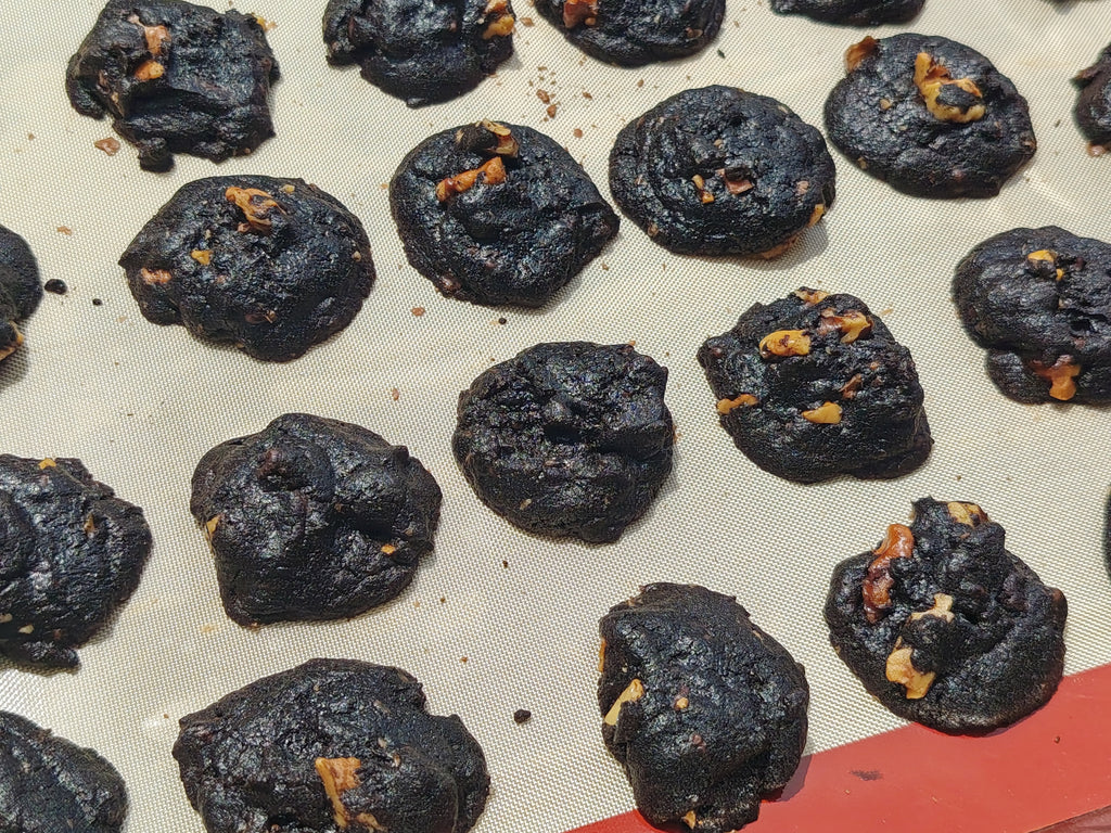 Blackout Double Chocolate Walnut Cookies (Bite-Size) 8 gram