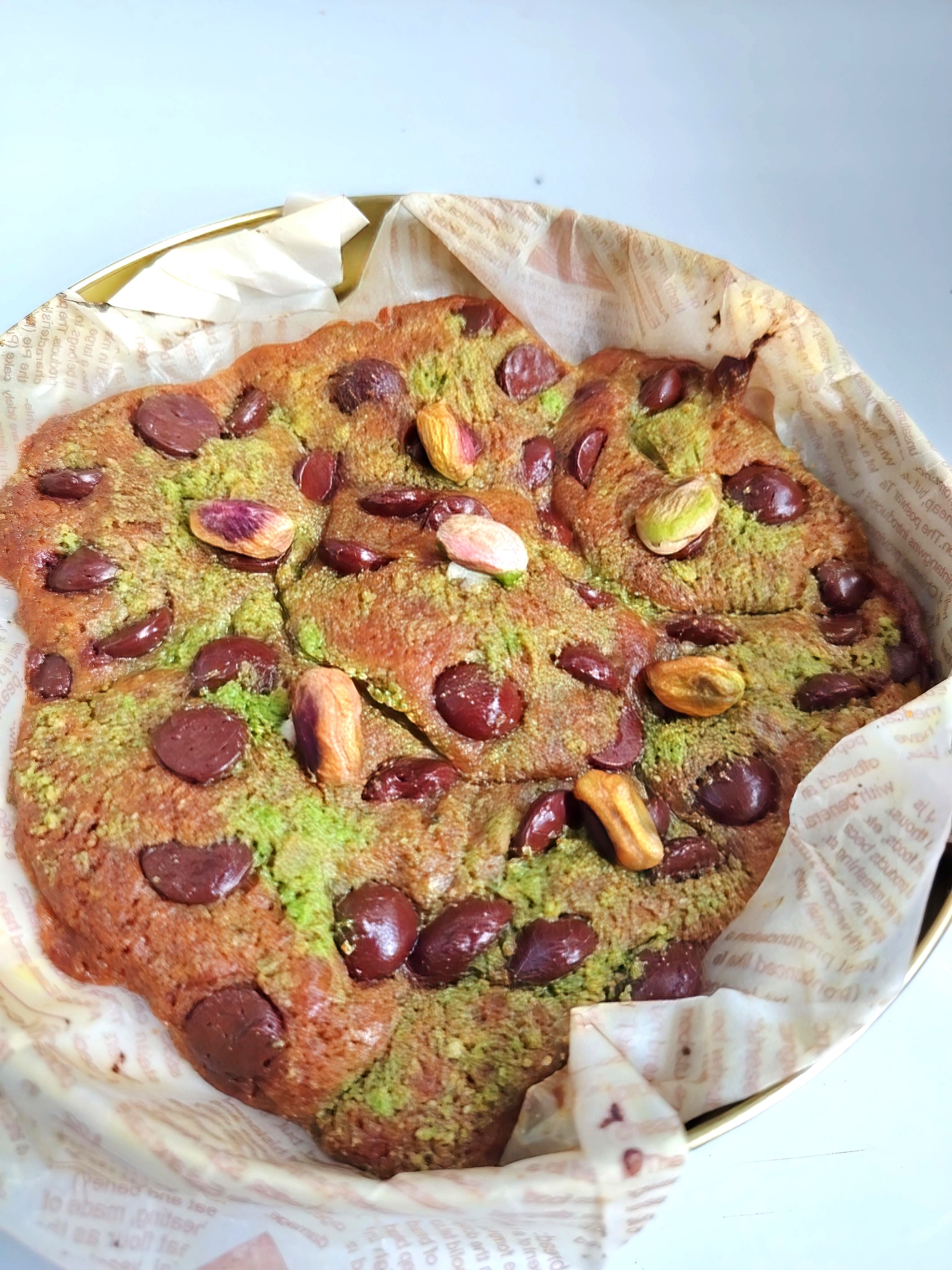Dubai Cookie Tin (Molten Filled) – Kunafa Pistachio 💚🍫