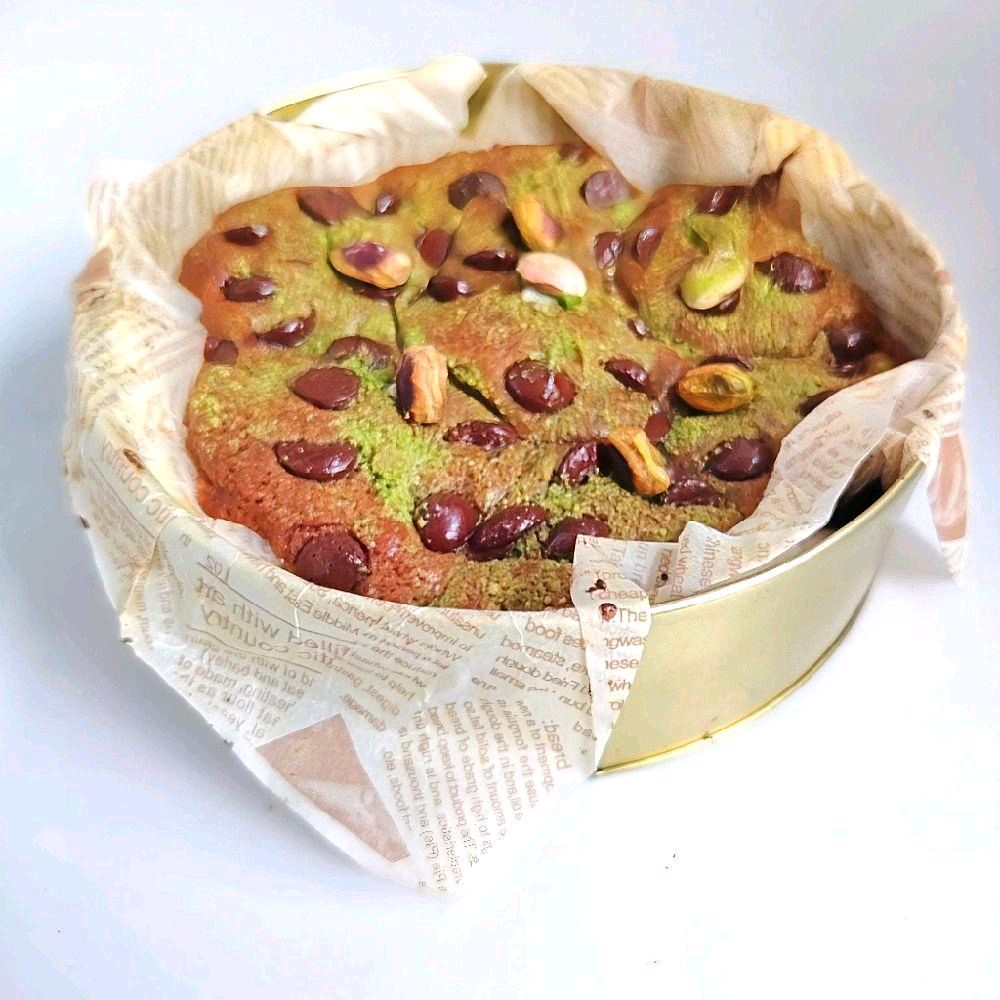 Dubai Chocolate Pistachio Kunafa Scoopable Cookie Tin – 17cm